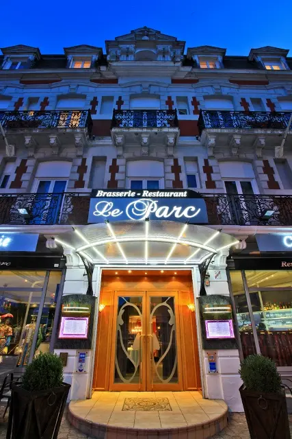 Lourdes restaurant Le Parc extér.