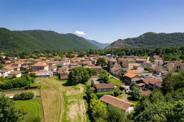 Loures_Barousse_Village_Neste_Barousse_drone-24