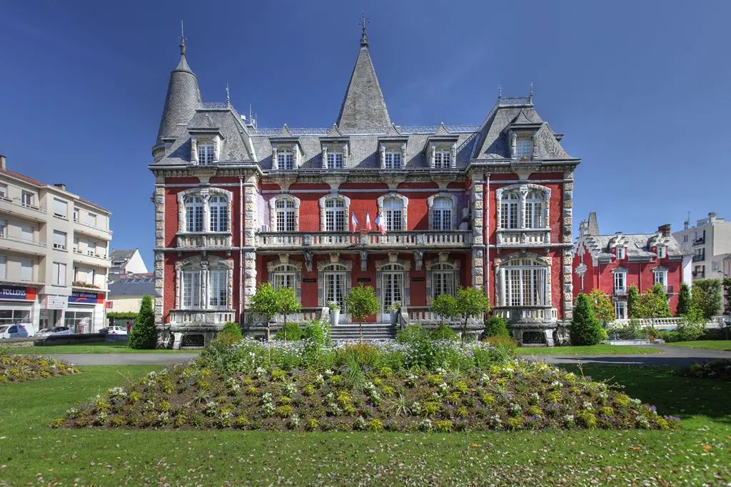 Lourdes Mairie
