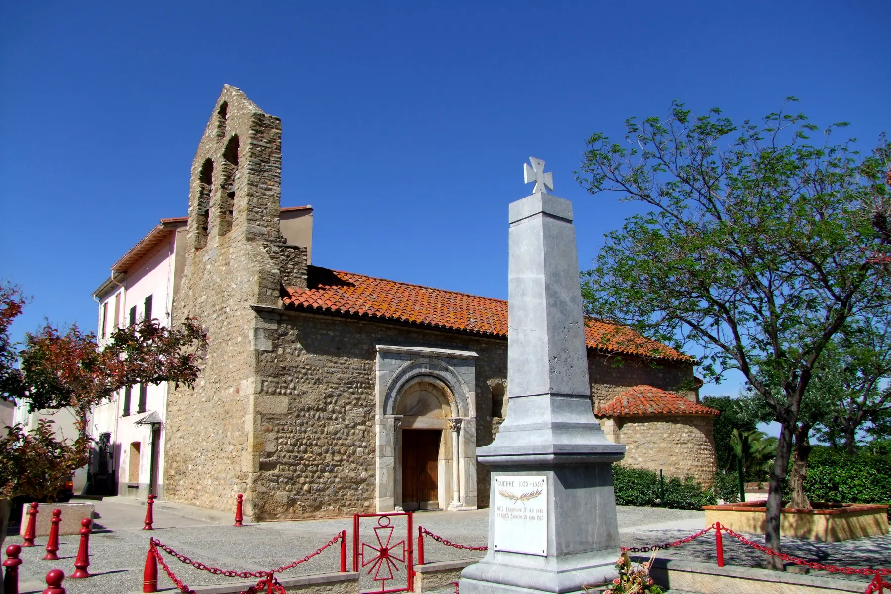 Aspres Brouilla Eglise Sainte Marie