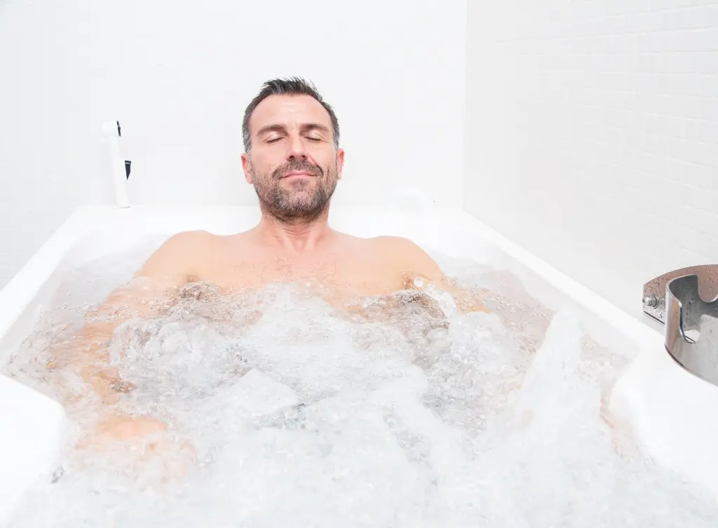 BAINS AML 004 CORENTIN MOSSIERE