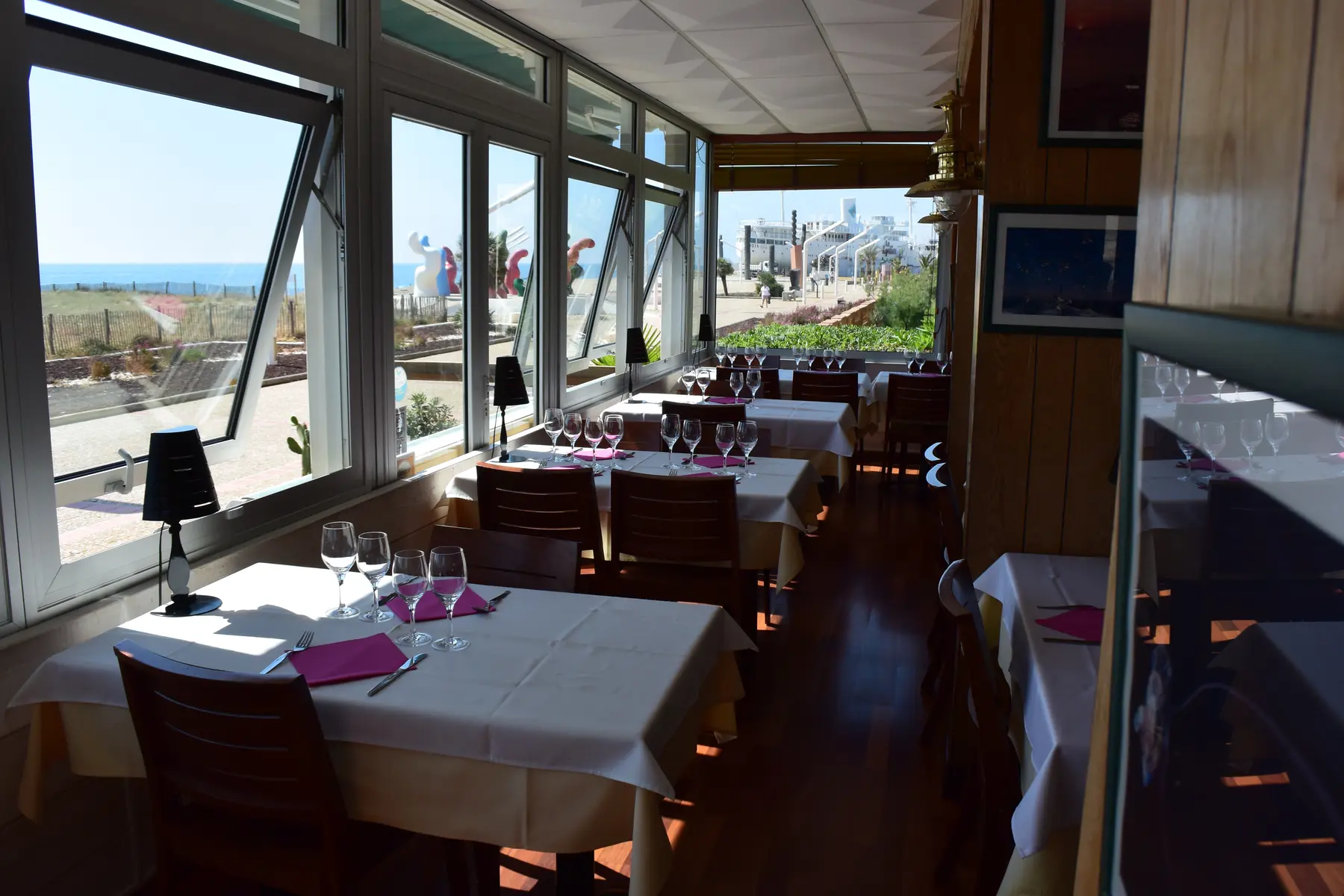 PORT BARCARES LAMPARO