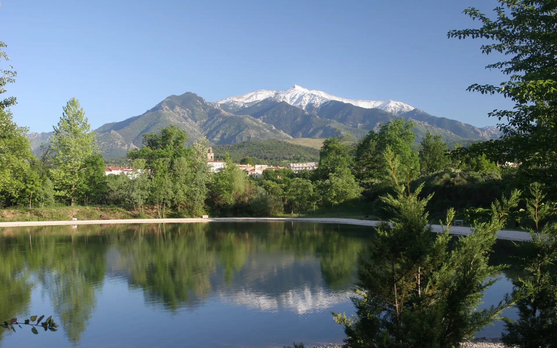 Prades, lac et canigou 2
