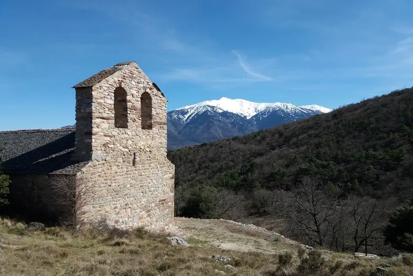 Vue sur le Canigó depuis la chapelle Sant Andreu de Bell Lloc_1