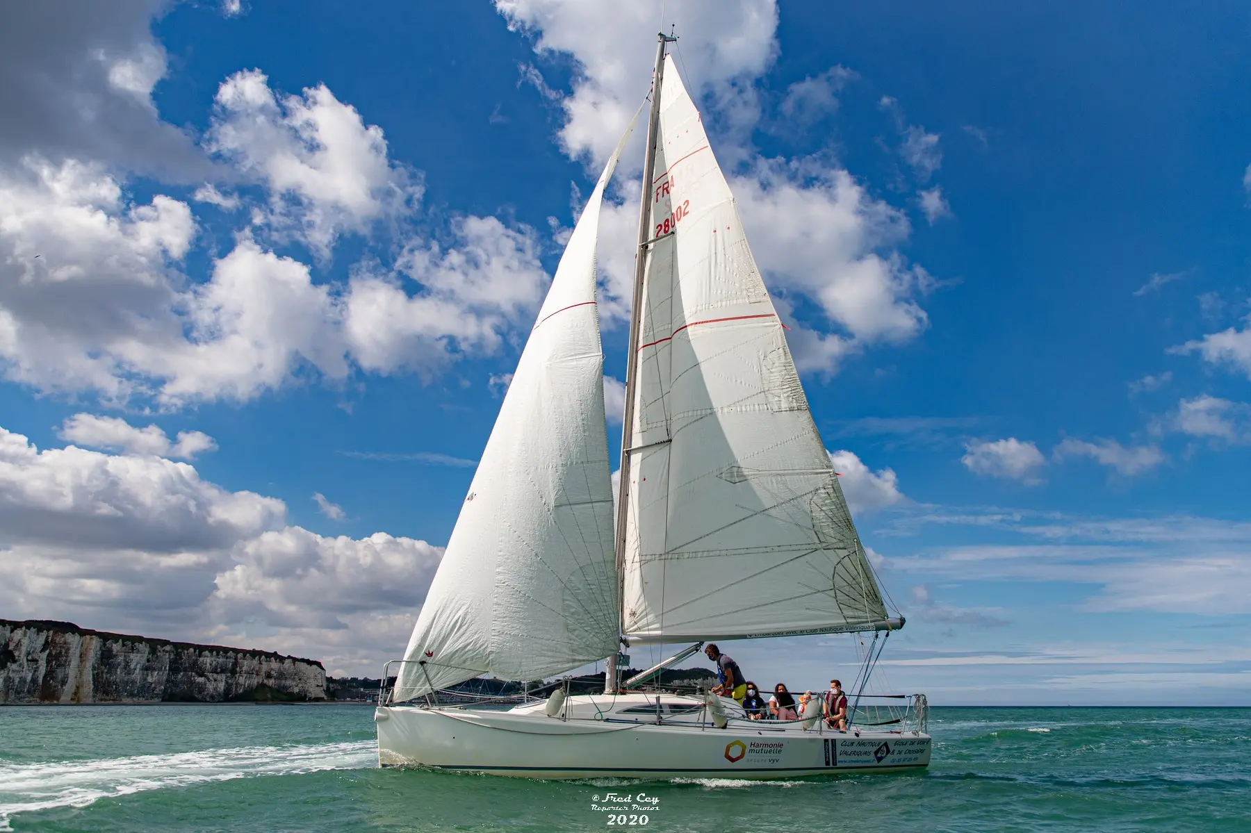 Voilier sur la côte d'Albâtre