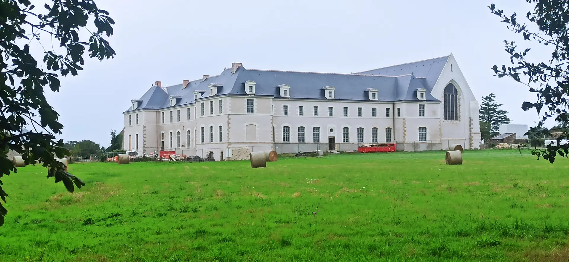 Abbaye Blanche couronne-vue générale 2023 08 02