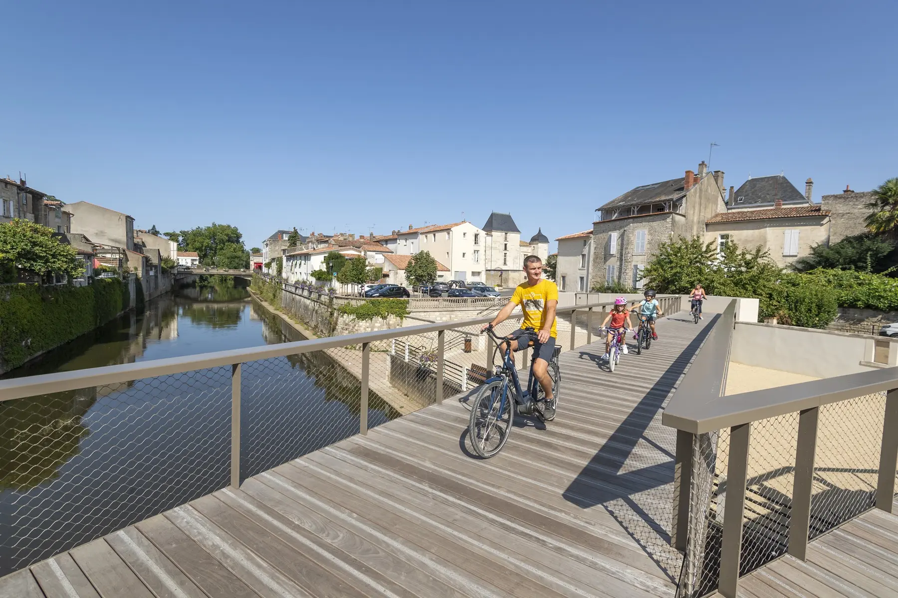 Fontenay_le_comte_promenade_rue_ville (1)