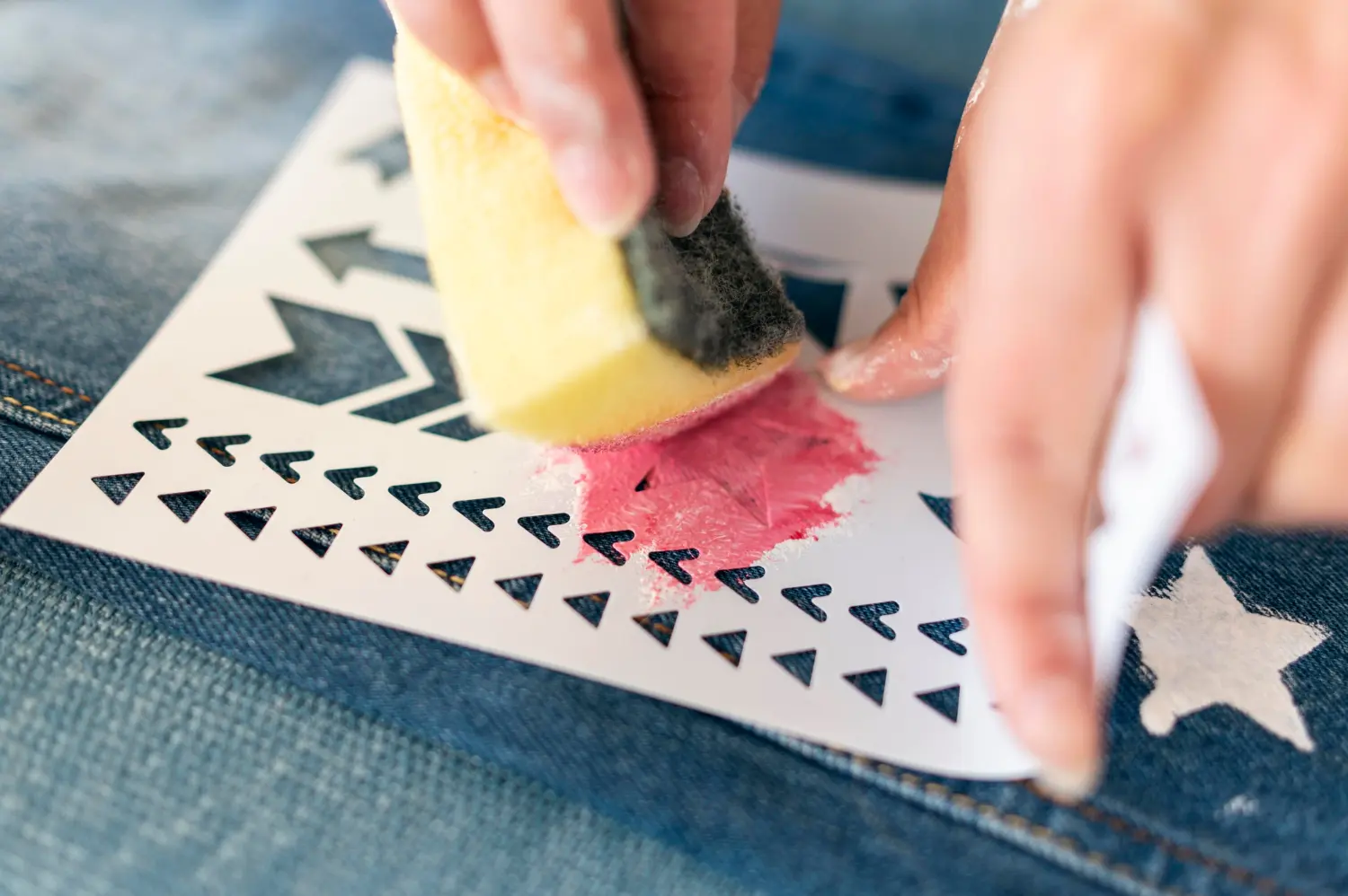 Les ateliers des enfants : Poichoir sur toile