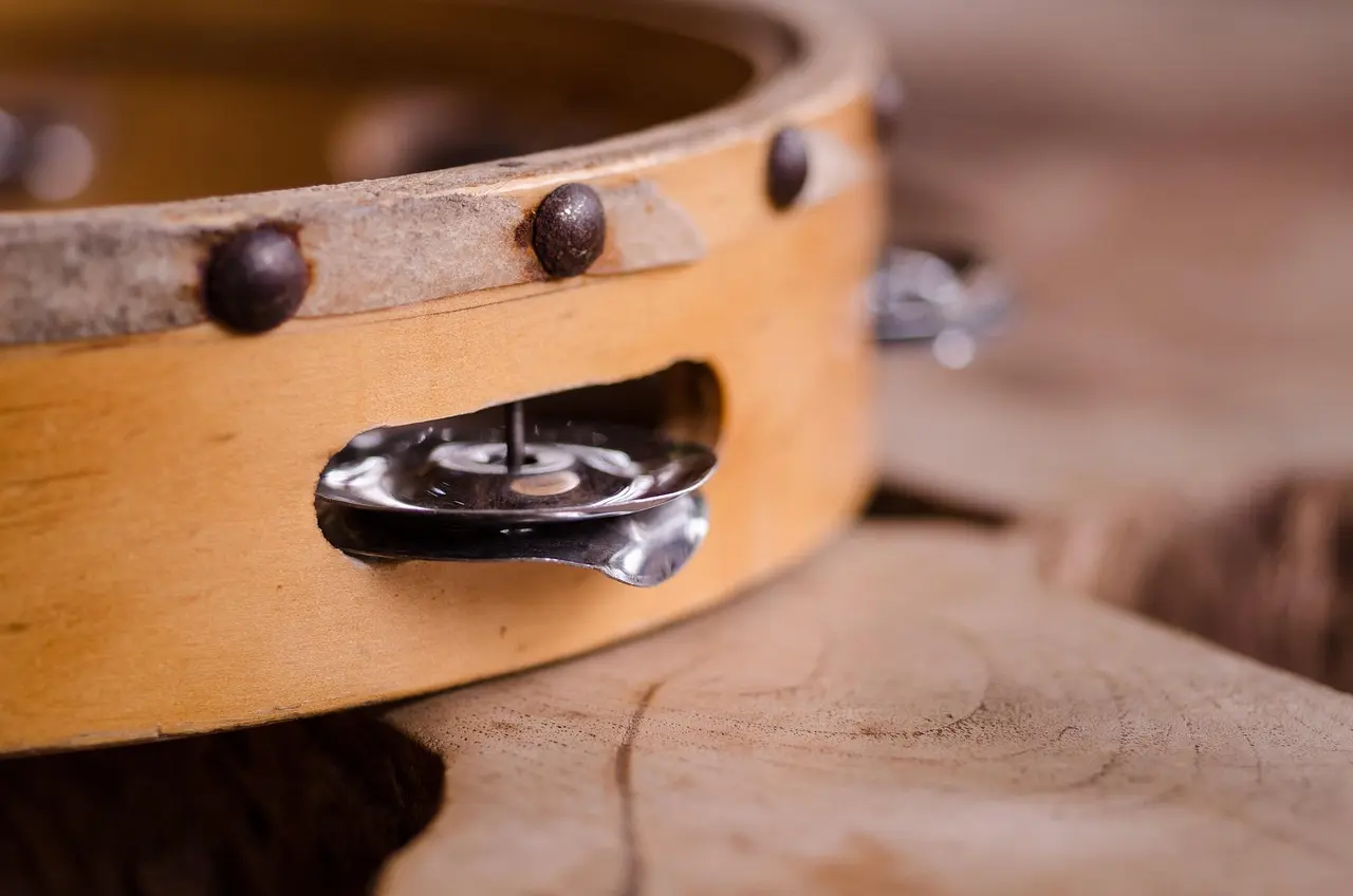 clickerhappy-tambourine-