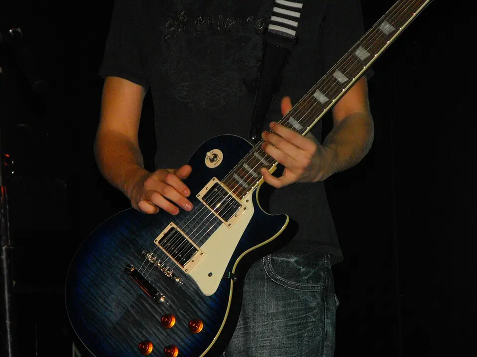 guitar-272128_960_720