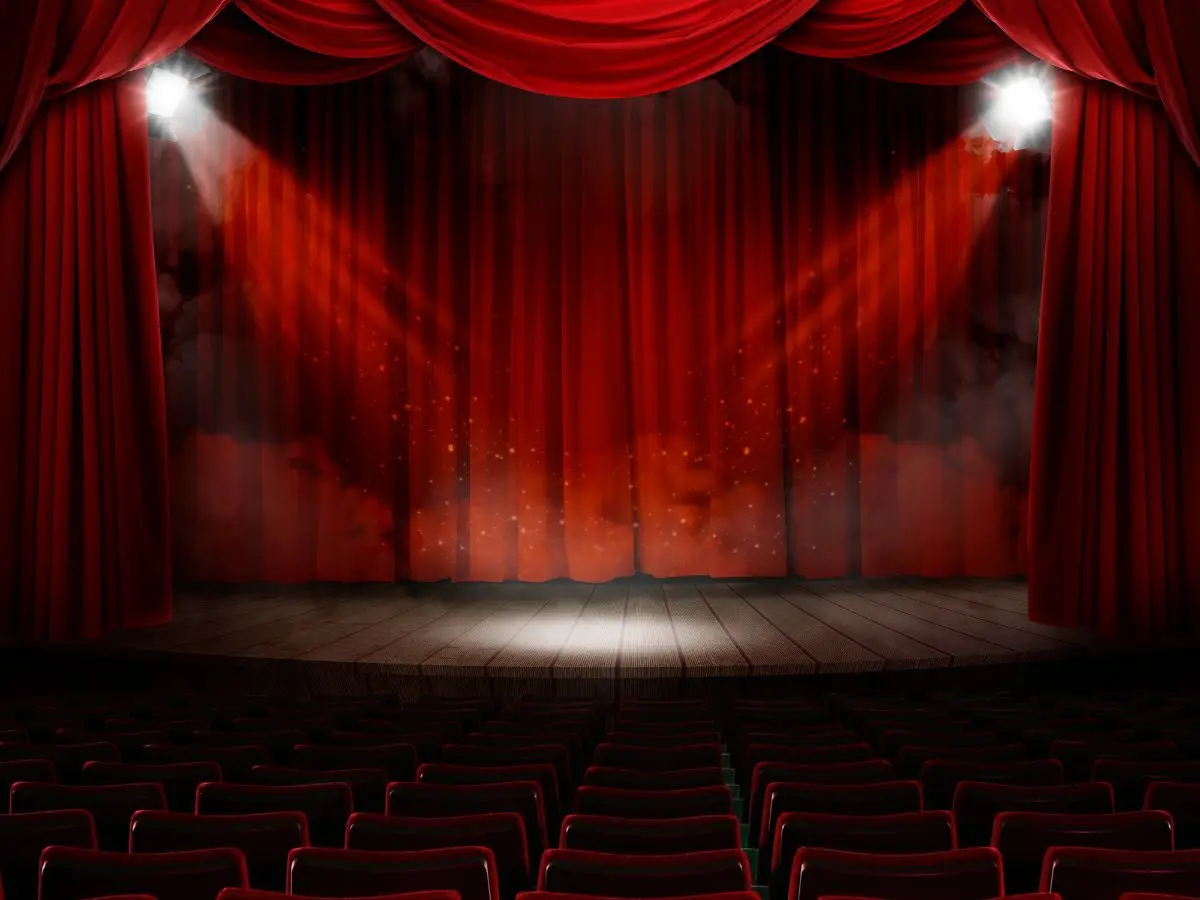 Spectacle
