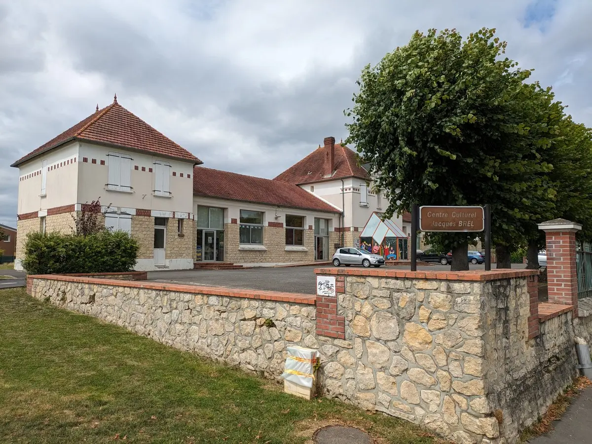 Bibliotheque du Centre Culturel Jacques Brel de Mezidon-Canon