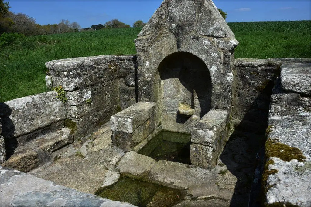Fontaine Langougou-Plomeur-Paysbigouden-Bigoudenjoy
