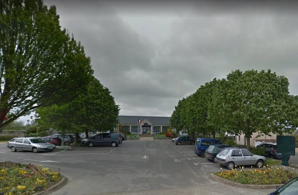 mairie-poullan-sur-mer