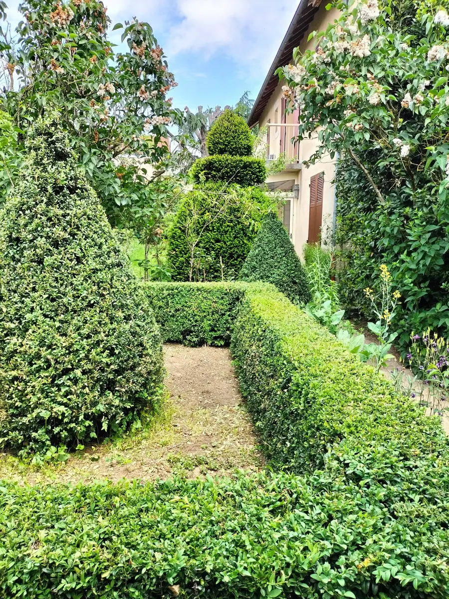 Jardin à l'ombre de la ville