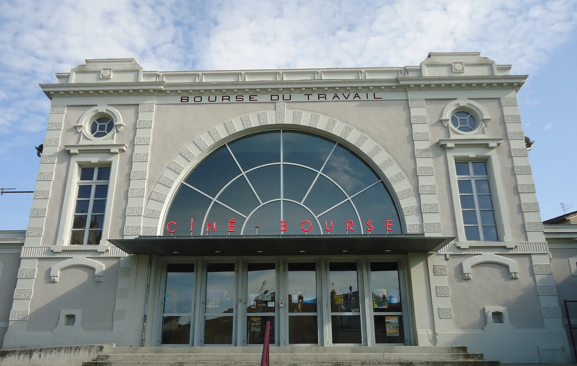 Cinéma de Saint-Junien. Autrefois la Bourse du travail_1