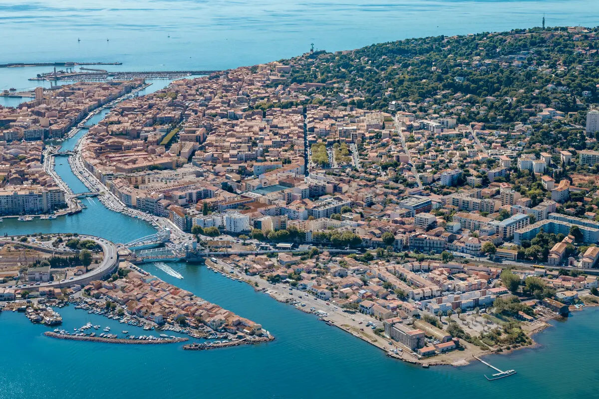 vues-aeriennes-archipel-de-thau-f-ambrosino-ot-thau-9092-1200px-14702359