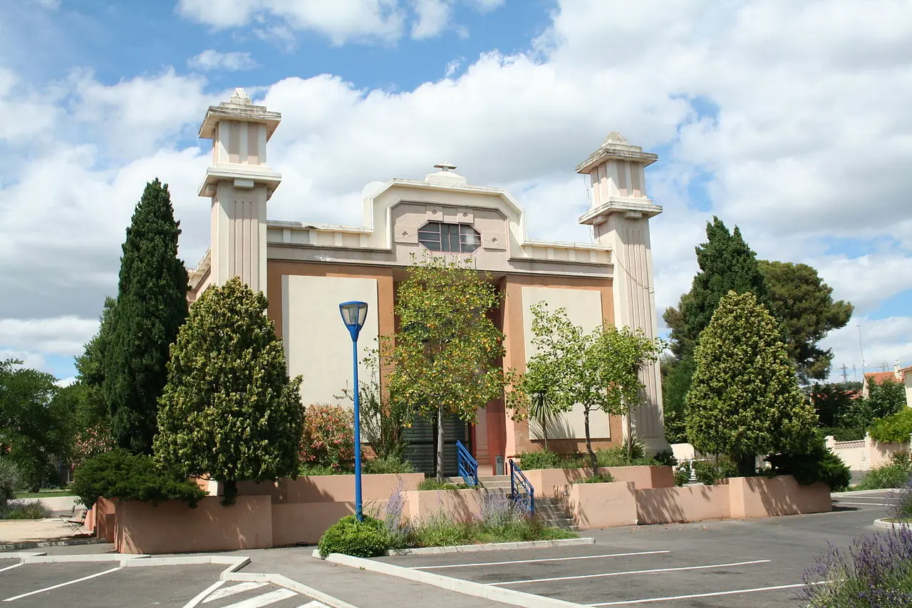 MAISON DU PEUPLE SALLE DE SPECTACLE BALARUC LES BAINS