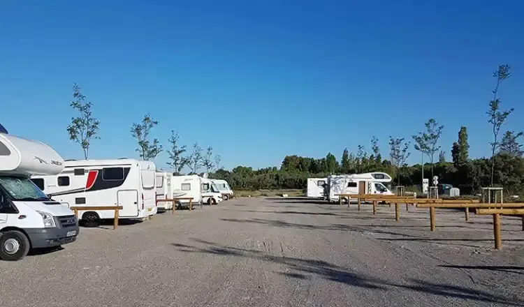 aire-camping-car-park-mèze