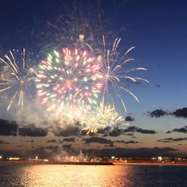 SORTIE SPÉCIALE EN BATEAU POUR LE FEU D'ARTIFICE DE FRONTIGNAN