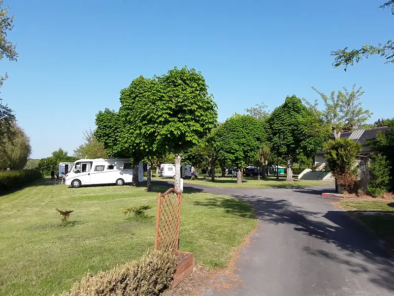 Camping Les Charmilles - Chisseaux