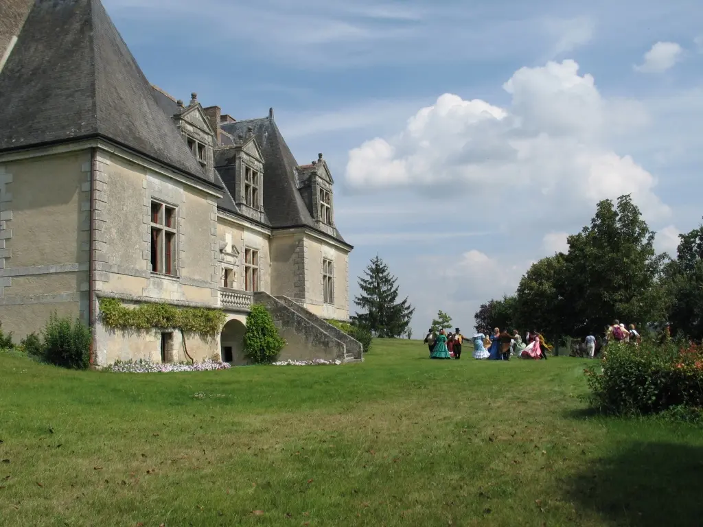 Artannes Manoir Vonnes danseurs ©HGiblet2030 - Copie