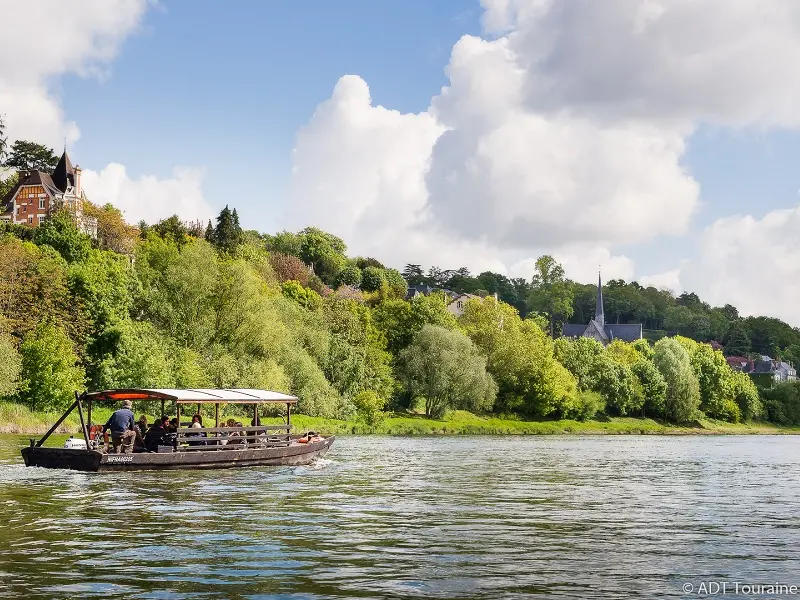 Boutavant - Balade en bateau traditionnel depuis Tours.