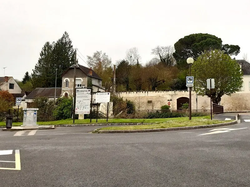 Aire de services camping-car - Loches