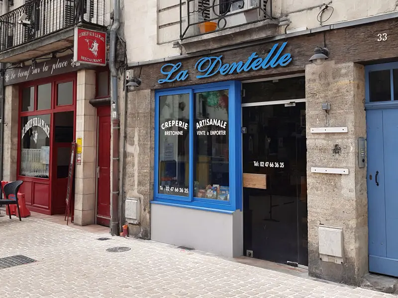 La dentelle - Crêperie traditionnelle place du grand marché, à Tours.