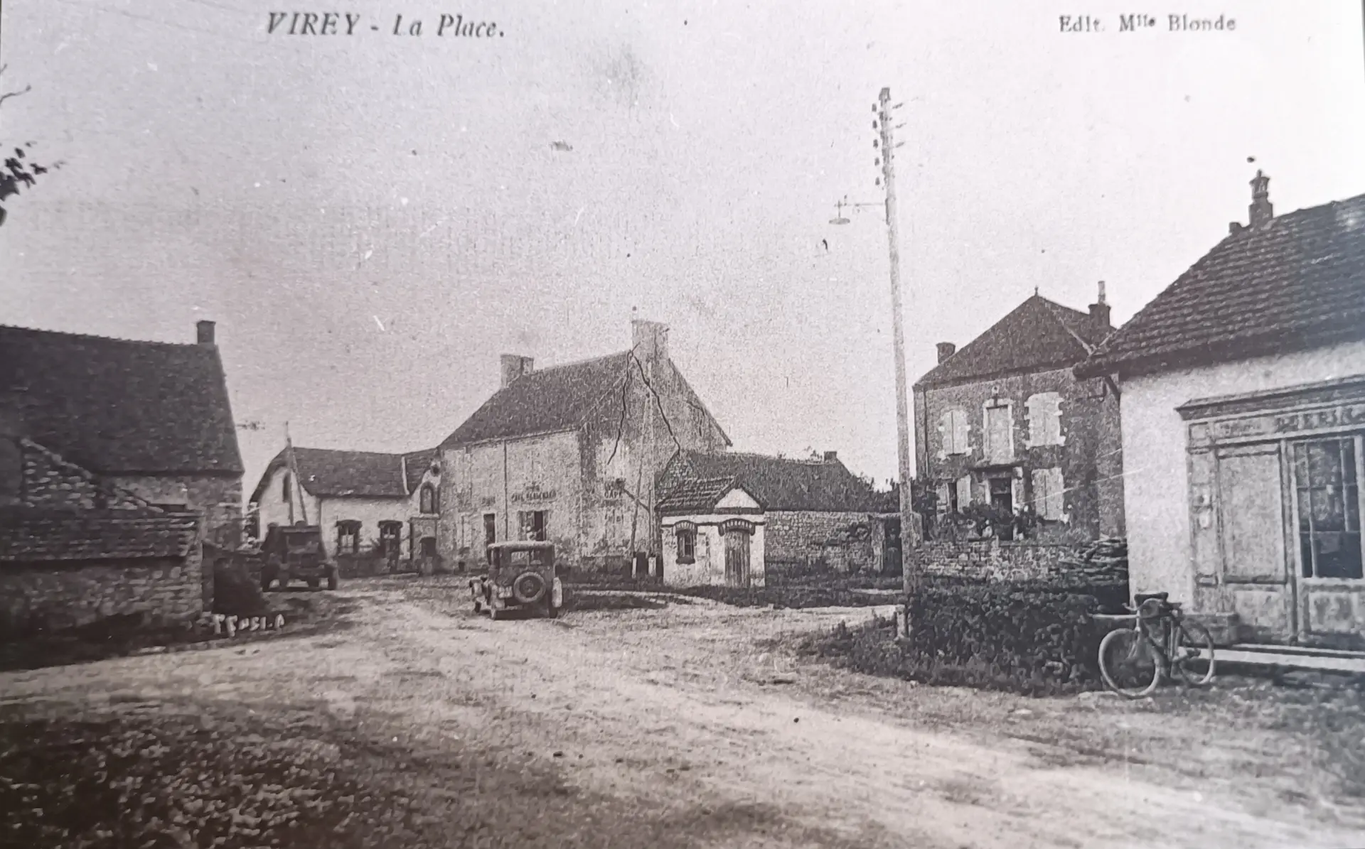 Bourg début XXe siècle