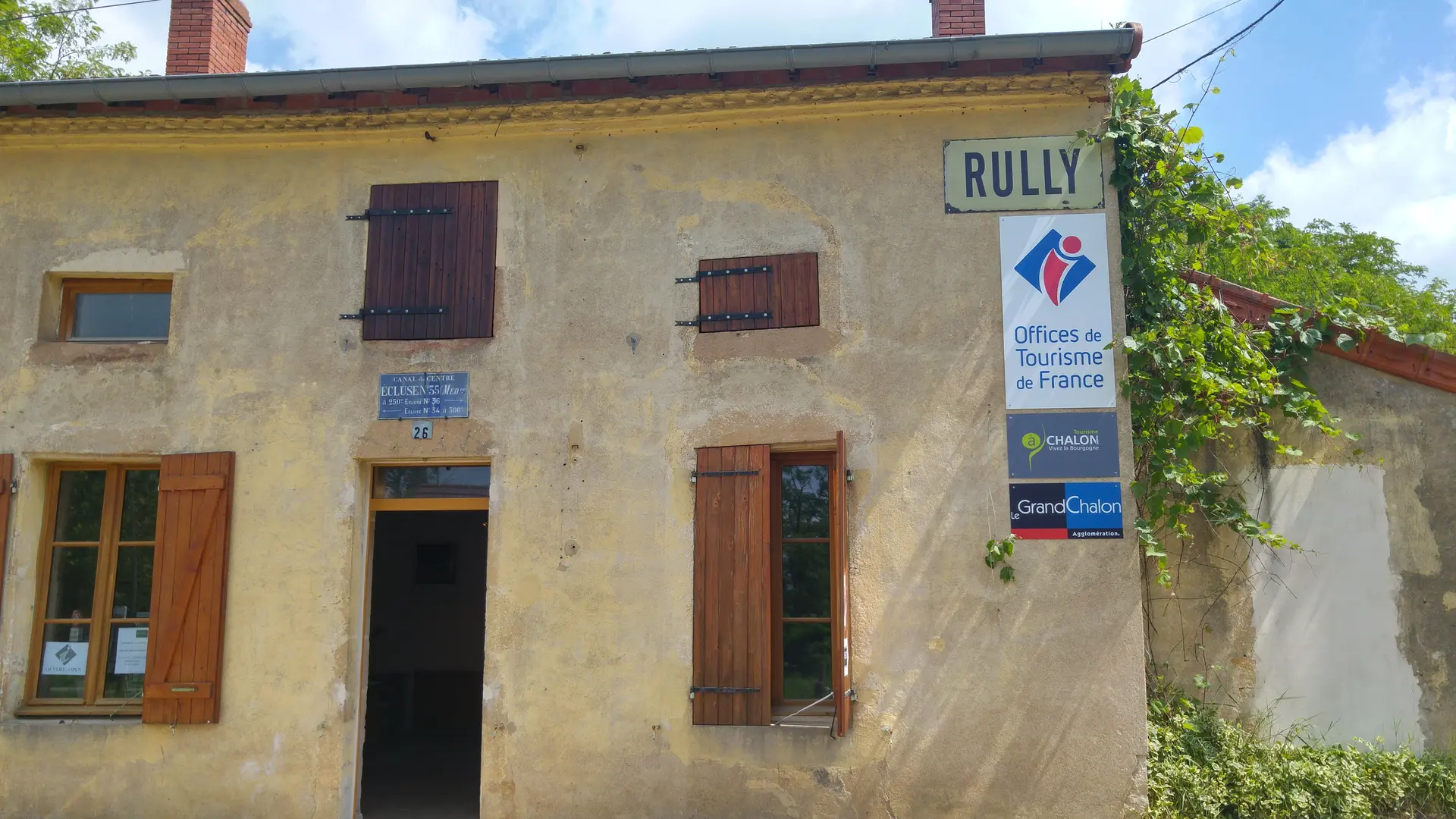 Rully-antenne-office-facade-2016-OT