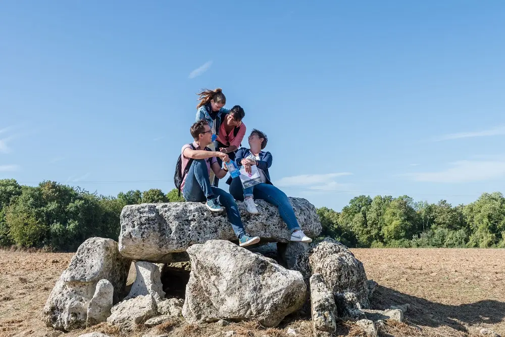 Dolmen de Vauxrezis < Vauxrezis < Aisne