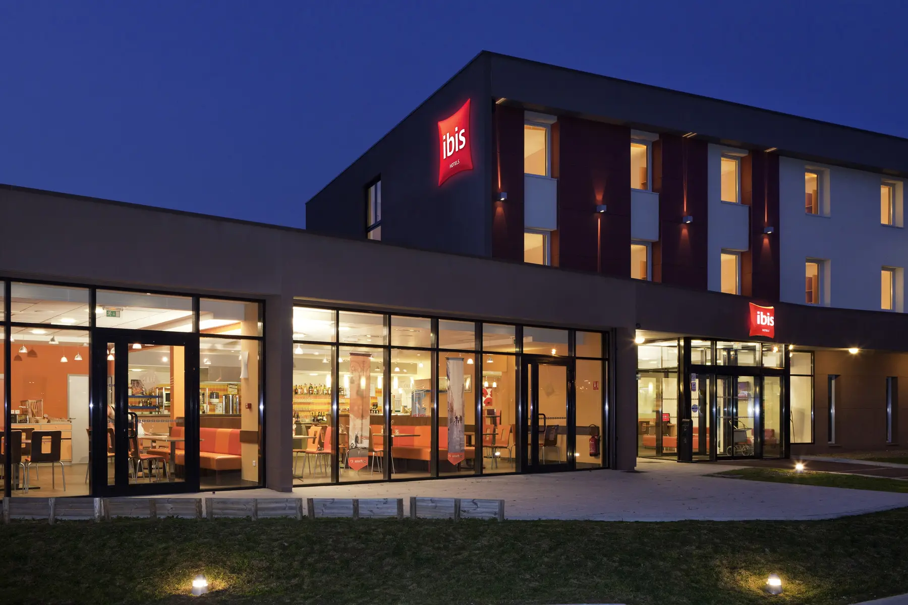 Extérieur de l'Ibis Beauvais Aéroport