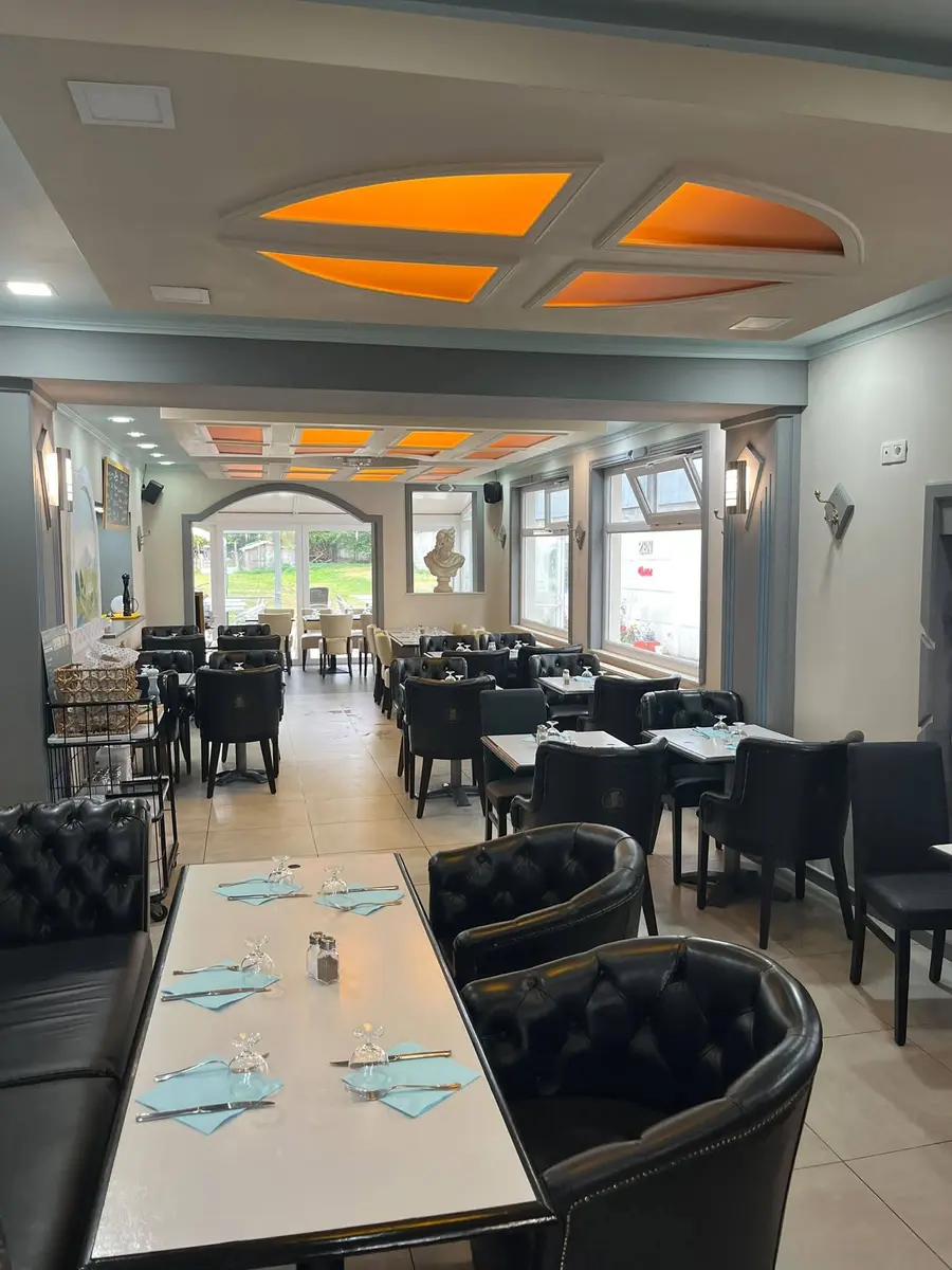 ELLAS-GREC-RESTAURANT-VALENCIENNES