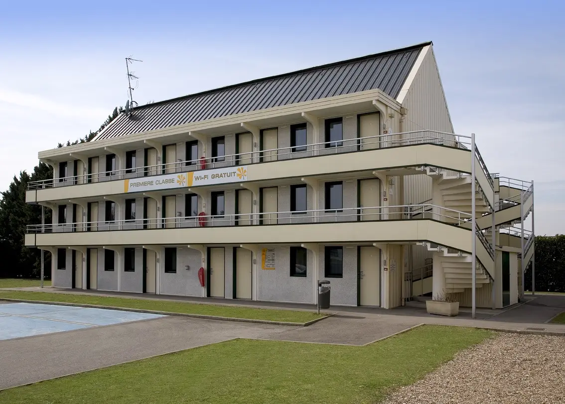 HOTPIC0800010070_Première classe_ext_Glisy_Somme_HautsdeFrance