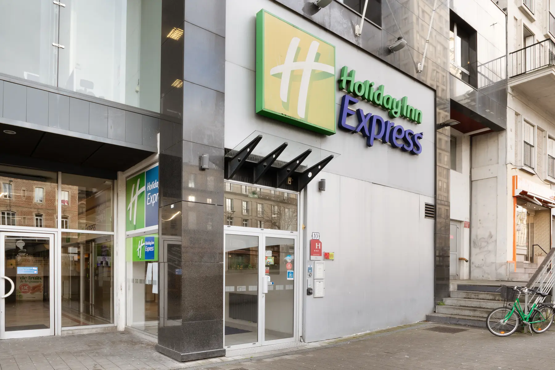 HOTPIC0800011071_HolidayInn_facade_Amiens_Somme_HautsdeFrance