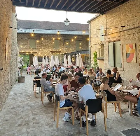 La Cour Pavée