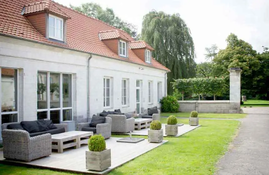 La terrasse du restaurant de la Cour de Rémi