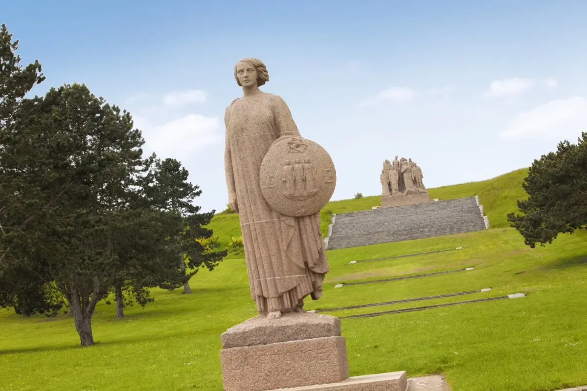 Les fantômes de Paul Landowski à Oulchy-le-Château