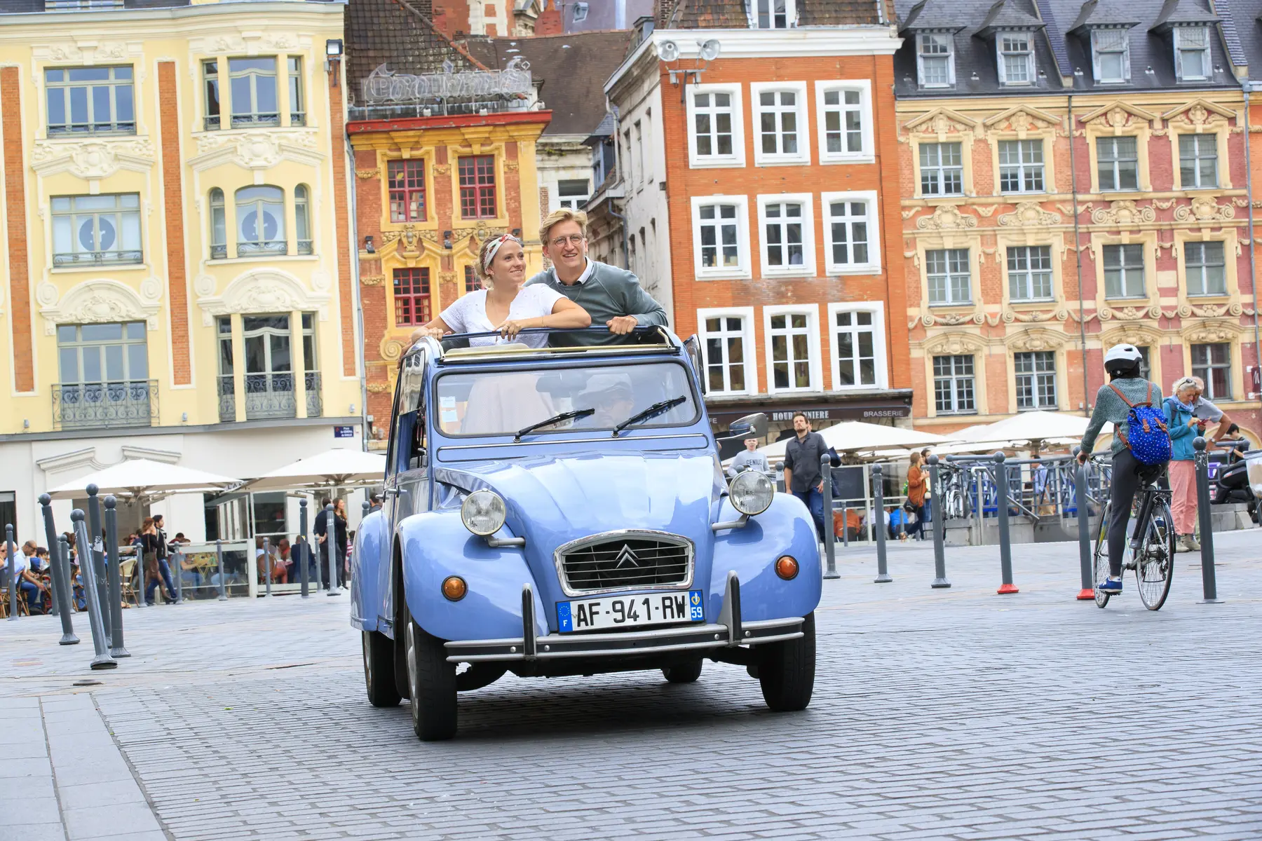tradi balade, decouverte de lille en voiture 2 CV avec chauffeur, lille