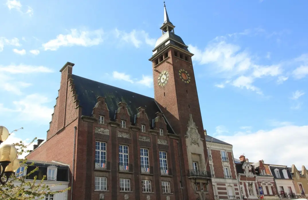 HÔTEL DE VILLE DE MONTDIDIER 1