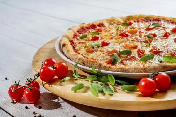 pizza-gd5842e6a1_1920 (1)