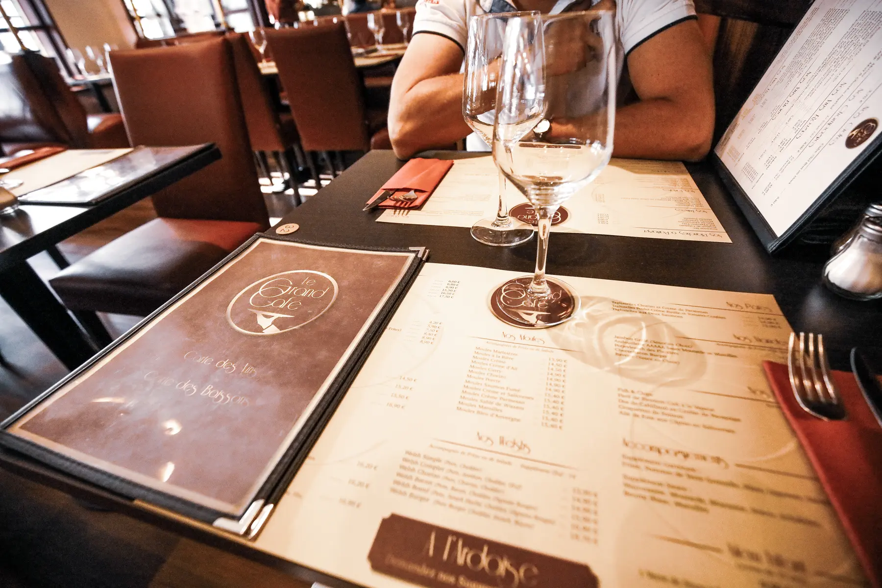 r-neufchatel-le-grand-cafe_1
