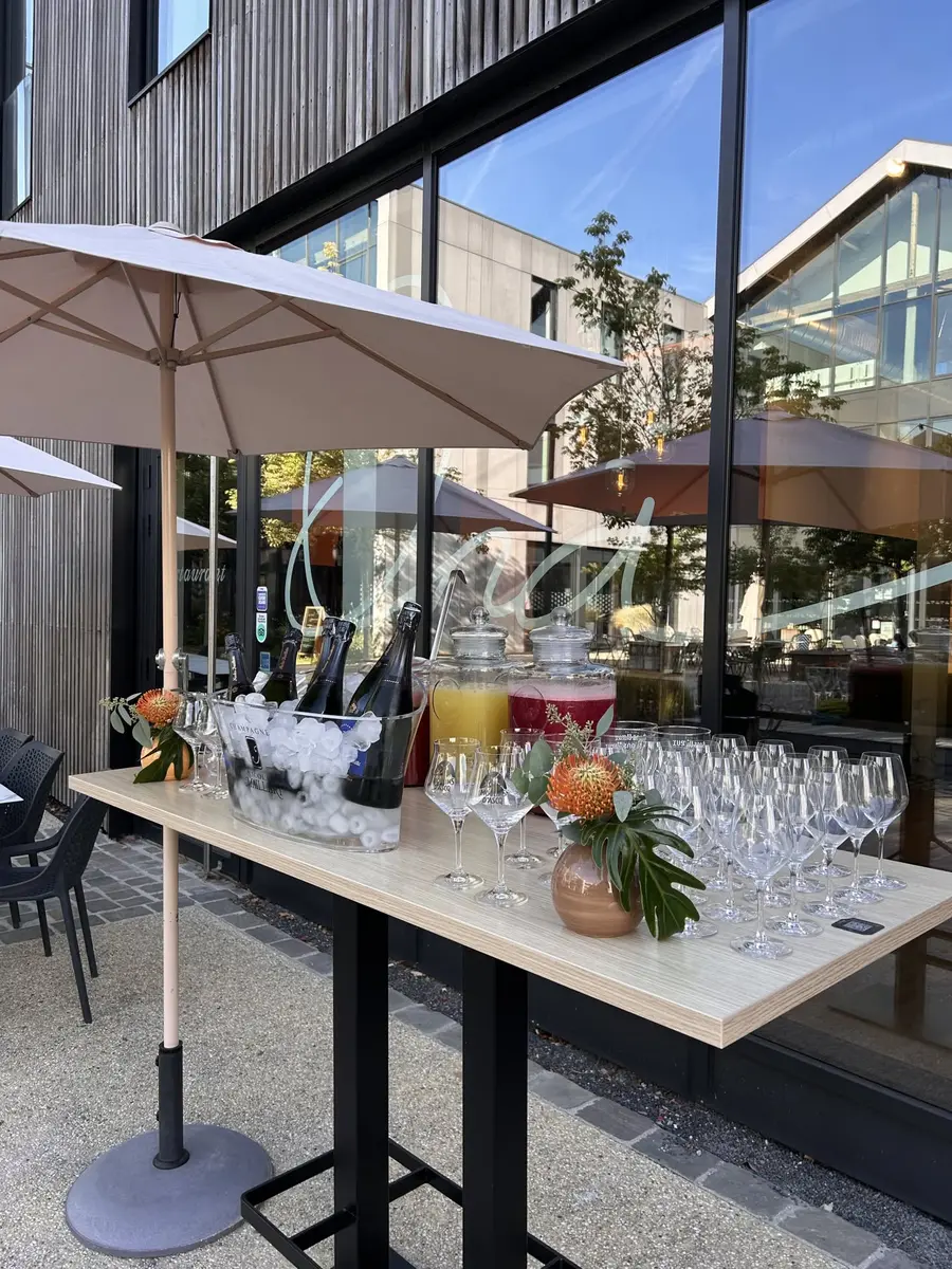 Opa restaurant