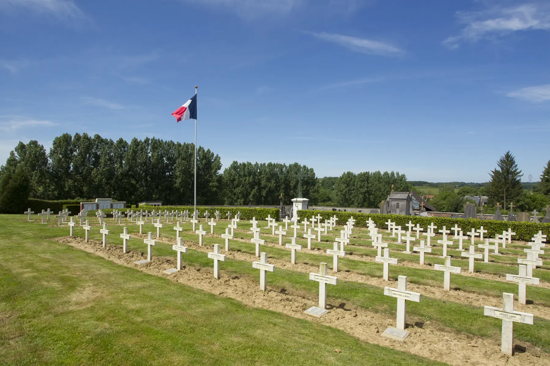 Cimetière d'Effry < Vue d'ensemble < guerre 14-18 < WW1 < Effry < Aisne < Picardie