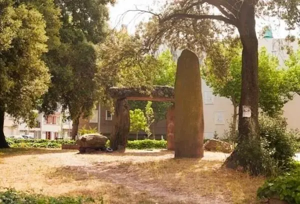 Le dolmen de Saint-Nazaire