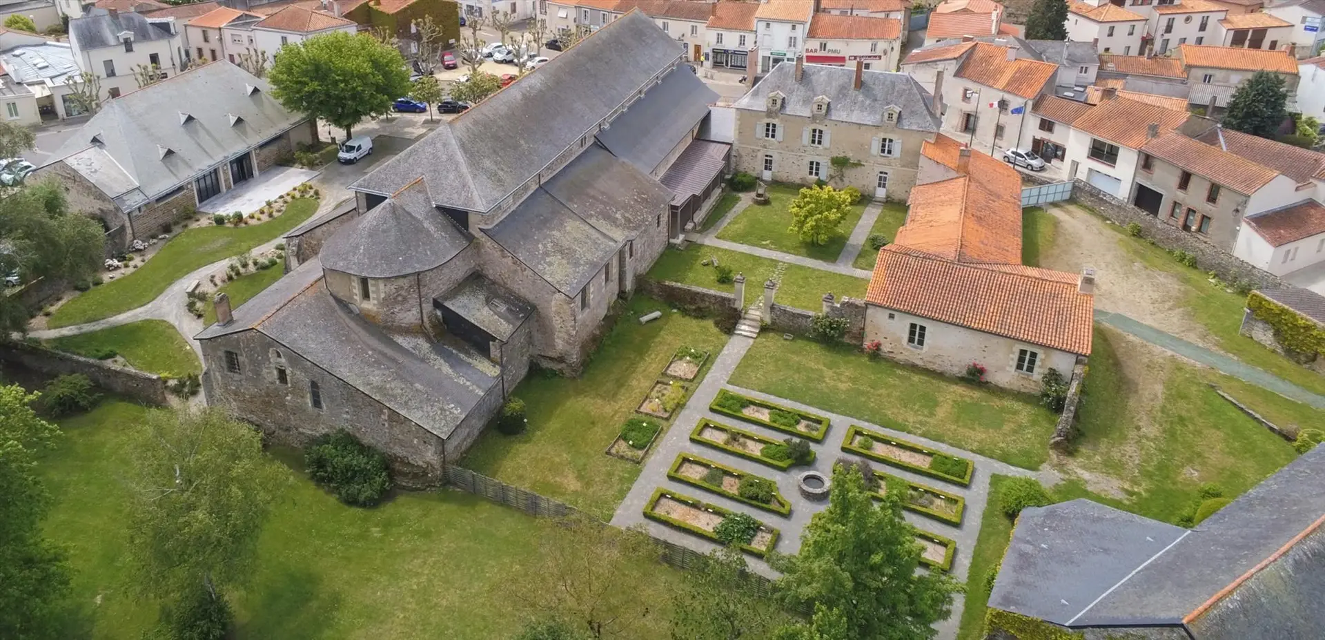 Abbatiale St Philbert de Grand Lieu