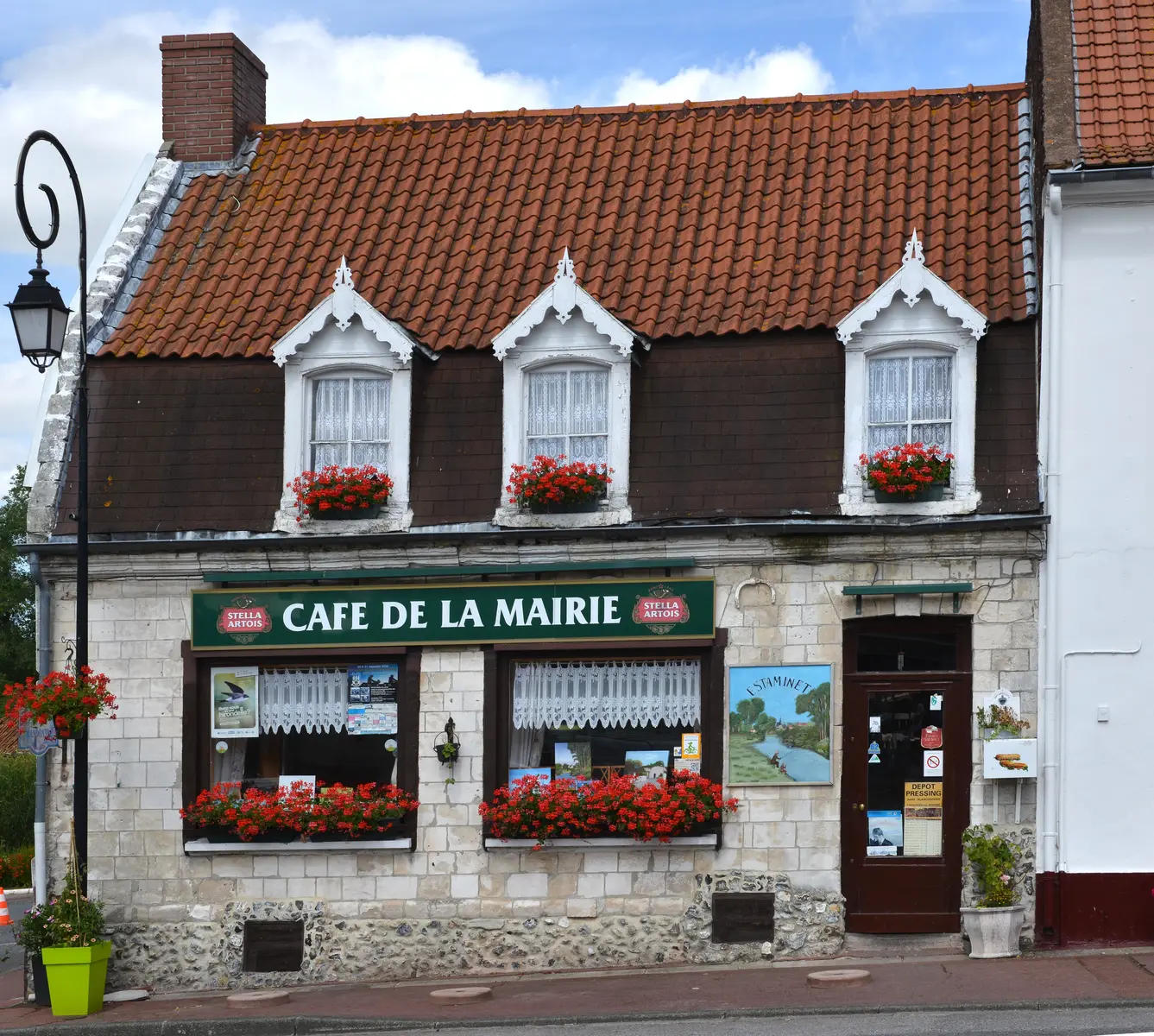 Maison Place de la Mairie TOURNEHEM-SUR-LA-HEM © Carl Peterolff (1)