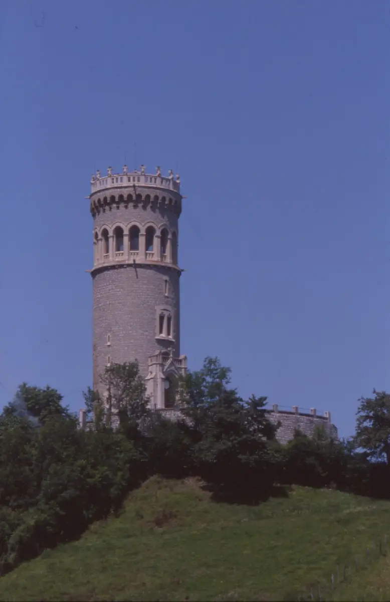 La tour d'Avalllon à St Maximim