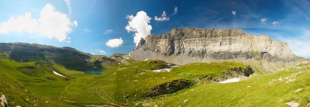 Lac d'Anterne et Chaine des Fiz